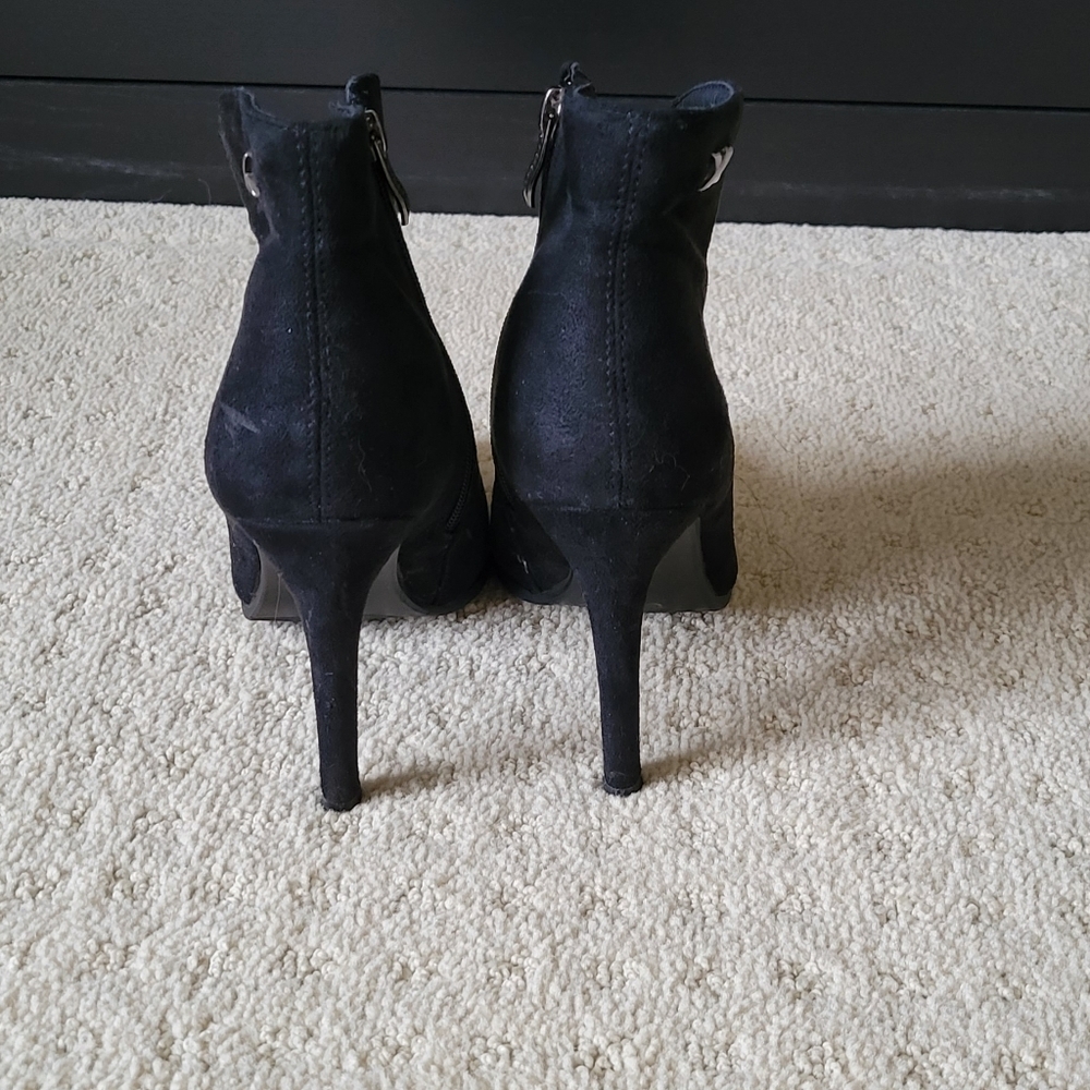 Fox & Dogs Booties - Picture 8 of 10
